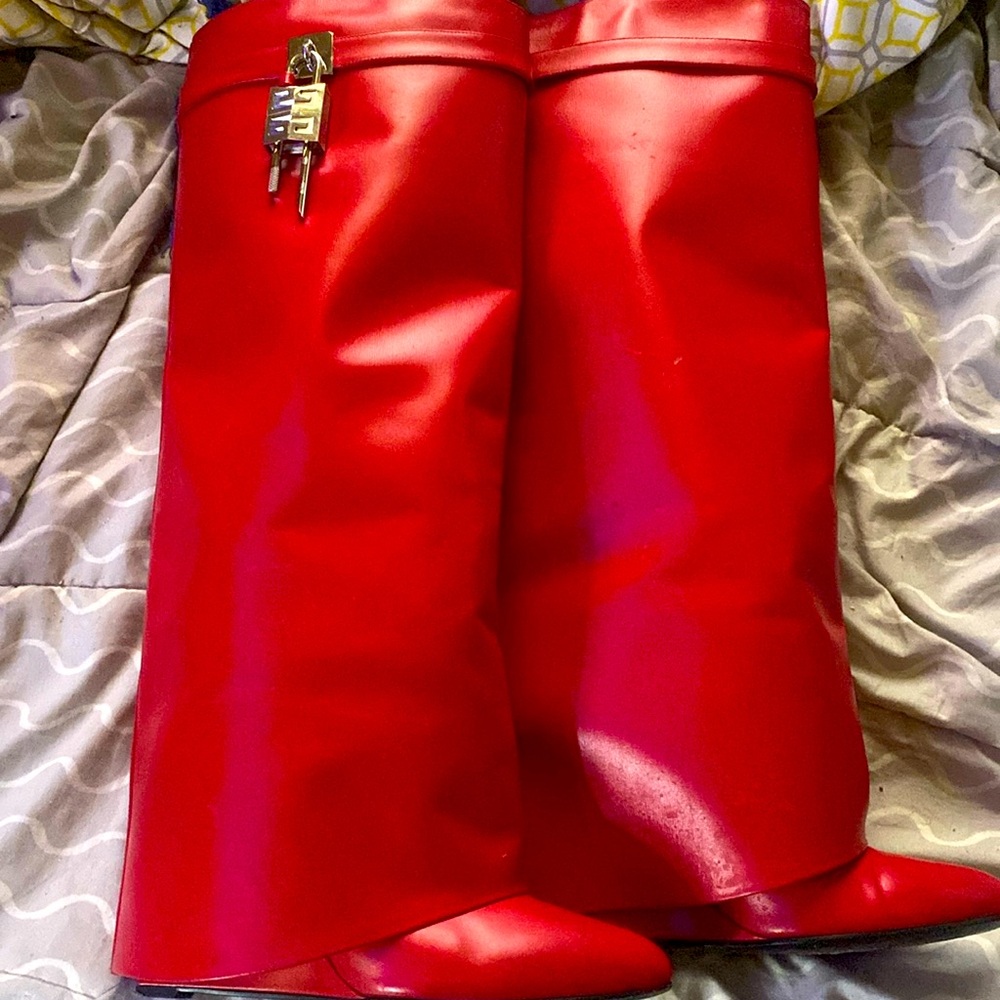 Red Givenchy Shark Lock boots in leather size 45